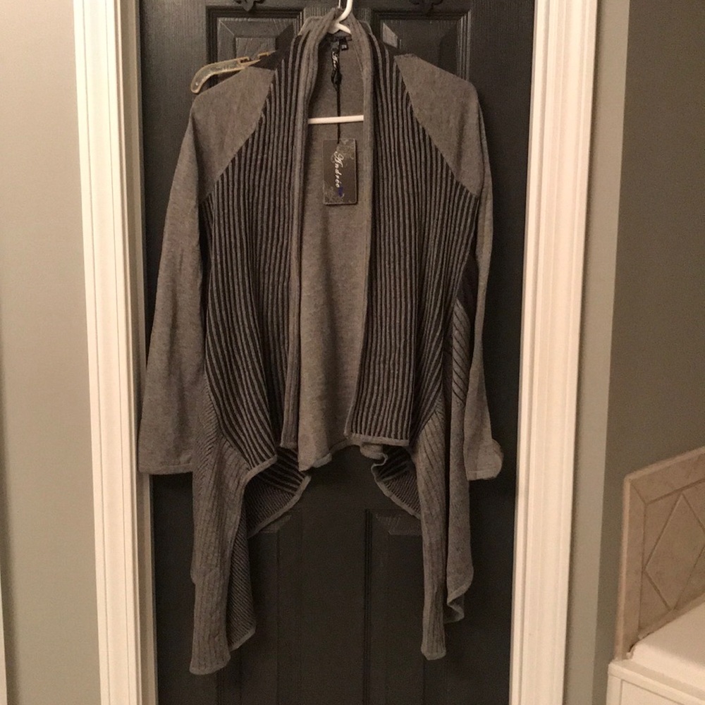 New with tags black & gray cardigan with pockets